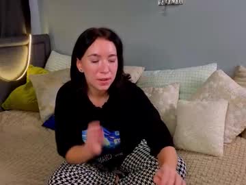Evangelinemelliere Chaturbate stream image from November 27, 2025