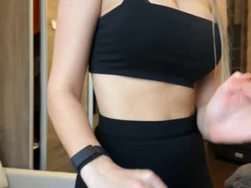Emi__Ly Chaturbate stream image from November 27, 2025