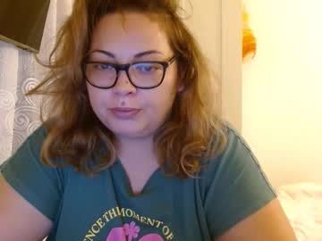Curvymomylore stream image from November 27, 2025