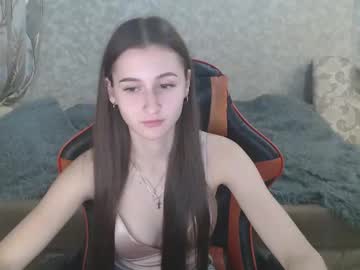 Ave_Costly Chaturbate stream image from November 27, 2025