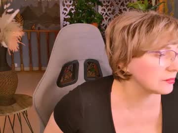 Sugarvi Chaturbate stream image from November 27, 2025