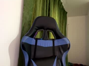 Annacrow Chaturbate stream image from November 27, 2025