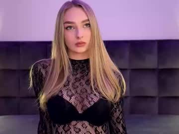 Notelis Chaturbate stream image from November 27, 2025