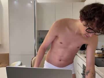 Wheremydaydream Chaturbate stream image from November 27, 2025