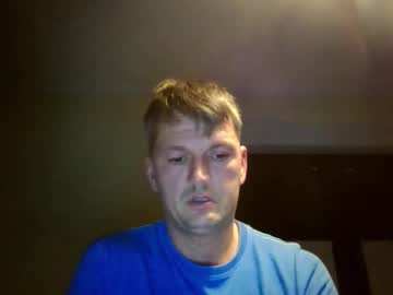 Piercingsxxx Chaturbate stream image from November 27, 2025