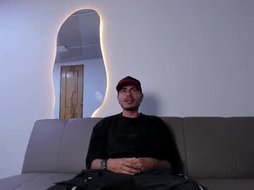 Matthewcullenn Chaturbate stream image from November 27, 2025