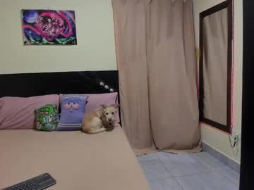 Selenestark Chaturbate stream image from November 28, 2025