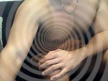 Underthesky3 Chaturbate stream image from November 28, 2025