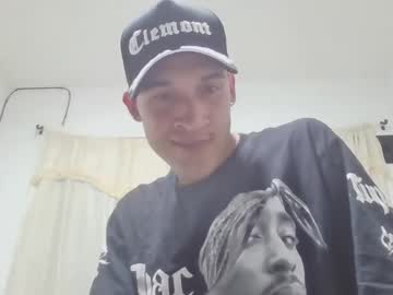Kikeortiz1808 Chaturbate stream image from November 28, 2025
