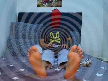 Yeisongomezz Chaturbate stream image from November 28, 2025