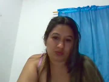 Alahia_Fox Chaturbate stream image from November 28, 2025