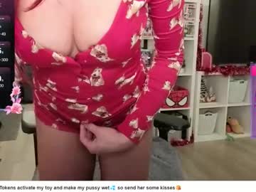 Novaskyee Chaturbate stream image from November 28, 2025