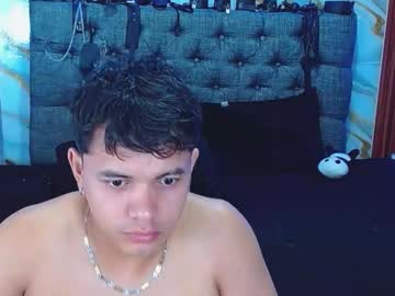 Crisandmery Chaturbate stream image from November 28, 2025