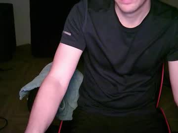 Zyriosben Chaturbate stream image from November 28, 2025