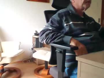 Camcologne Chaturbate stream image from November 28, 2025