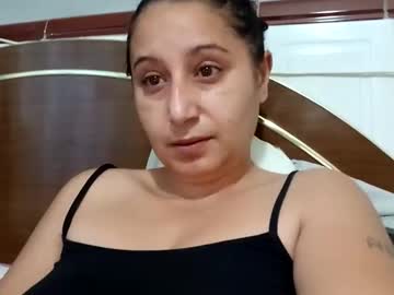 Mikhalanita Chaturbate stream image from November 28, 2025