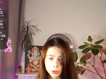 Chloeesummerss Chaturbate stream image from November 28, 2025