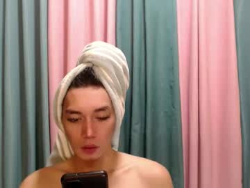 Yourqueenlucifer Chaturbate stream image from November 28, 2025