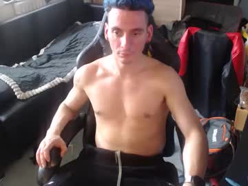 Rayzel31 Chaturbate stream image from November 28, 2025