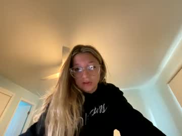 Saltycaptain69_Hatgirl69 Chaturbate stream image from November 28, 2025