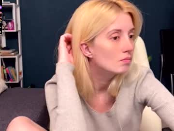 Super_Peach_Stream Chaturbate stream image from November 28, 2025