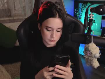 Kiralilime Chaturbate stream image from November 28, 2025