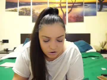 Adellineee Chaturbate stream image from November 28, 2025