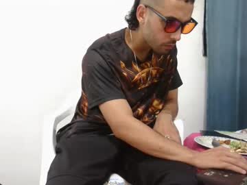 Mike_Leonrey22 Chaturbate stream image from November 28, 2025