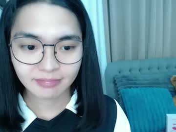 Zhaviahale Chaturbate stream image from November 28, 2025