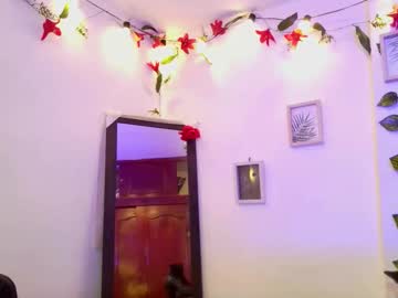 Julietathdicapri Chaturbate stream image from November 28, 2025