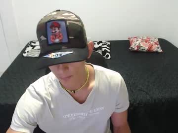 Josue25sex Chaturbate stream image from November 29, 2025
