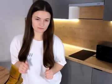 Beverlyprice Chaturbate stream image from November 29, 2025