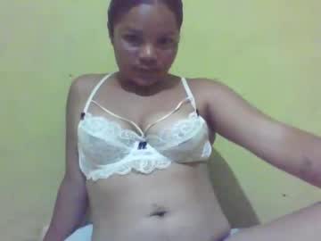 Camyh09 Chaturbate stream image from November 29, 2025
