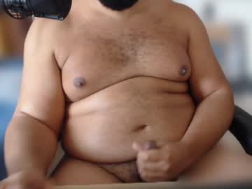 Daddy_B34r Chaturbate stream image from November 29, 2025
