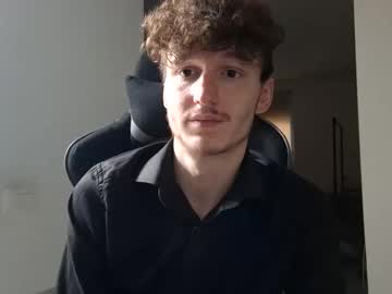 Softedgeboy Chaturbate stream image from November 29, 2025