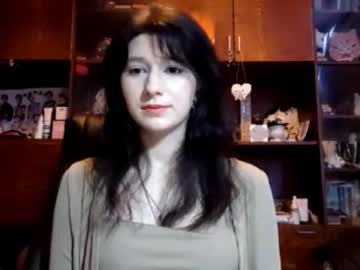 Carolynmeiste Chaturbate stream image from November 29, 2025
