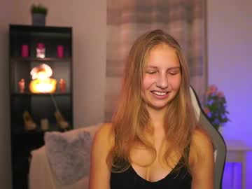 Emmie_Murray Chaturbate stream image from November 29, 2025