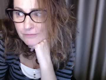 Lauraoven1 Chaturbate stream image from November 29, 2025