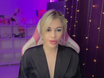 Candyhannah Chaturbate stream image from November 29, 2025
