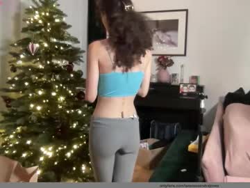 Cassyyjones Chaturbate stream image from November 29, 2025