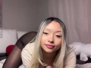 Carmenxrose Chaturbate stream image from November 30, 2025