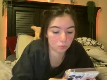 Luvrxstarx Chaturbate stream image from November 30, 2025