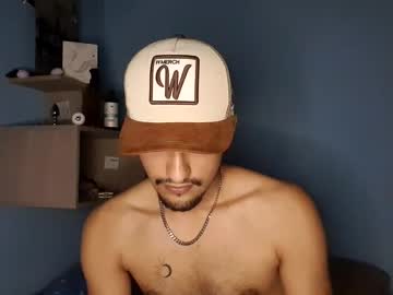 Auron_Merrow Chaturbate stream image from November 30, 2025