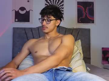 Latinguyxl Chaturbate stream image from November 30, 2025