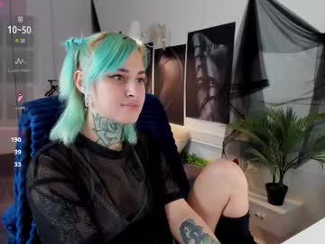 Sonia_Blond Chaturbate stream image from November 30, 2025