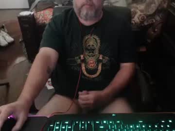 Bighugmugg Chaturbate stream image from November 30, 2025