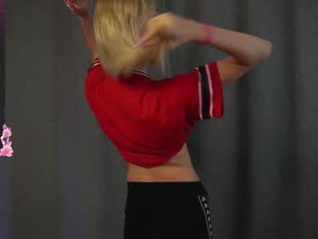 Rosychiiks Chaturbate stream image from November 30, 2025