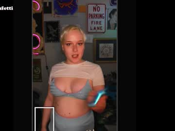 Bettyconfetti Chaturbate stream image from November 30, 2025
