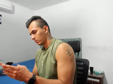 Pharrell_Bigcock Chaturbate stream image from December 01, 2025