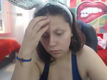 Kati_Momy Chaturbate stream image from December 01, 2025